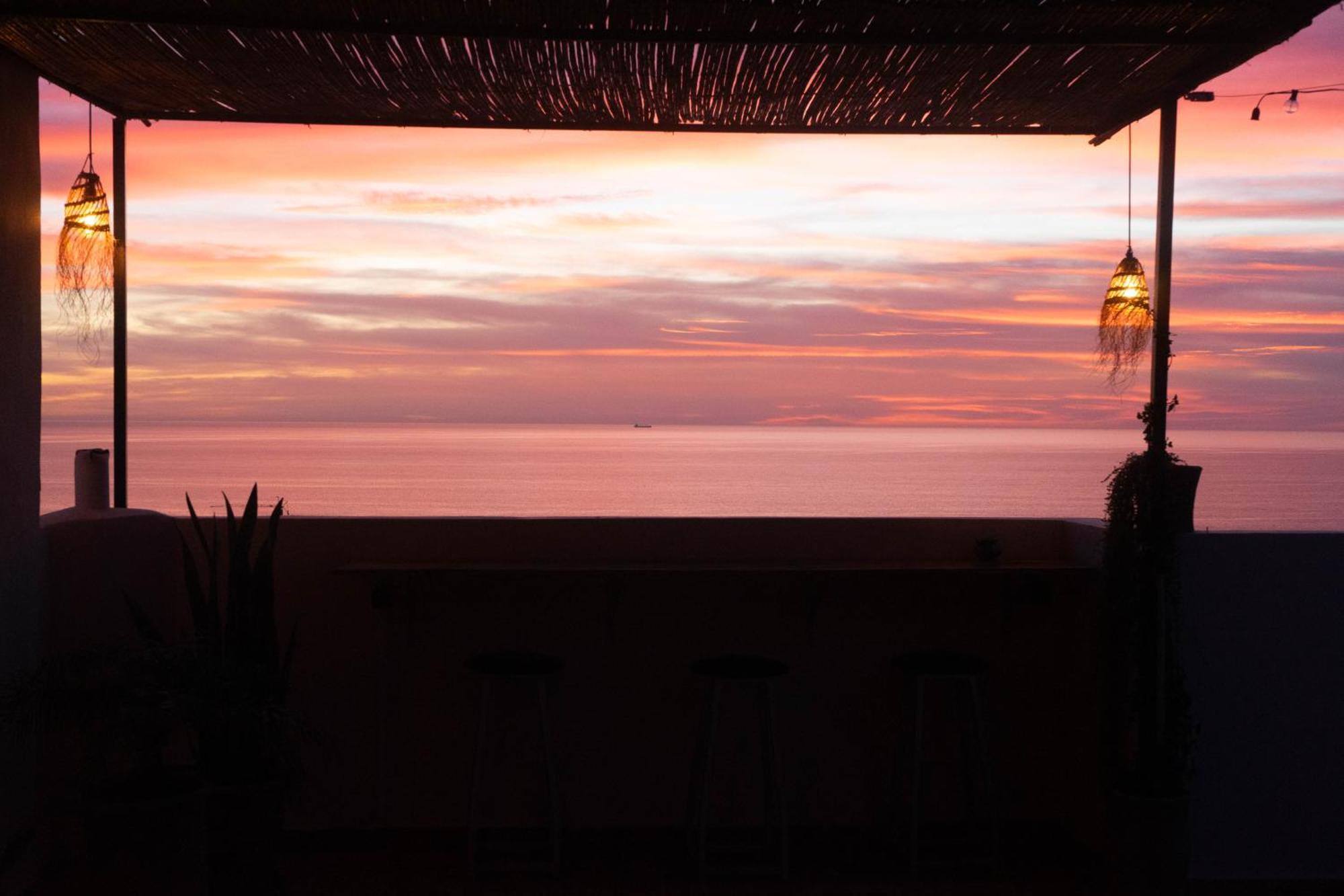 Monkey'S Guest House - Ocean View Rooms & Apartment With Rooftop Tamraght Exterior foto