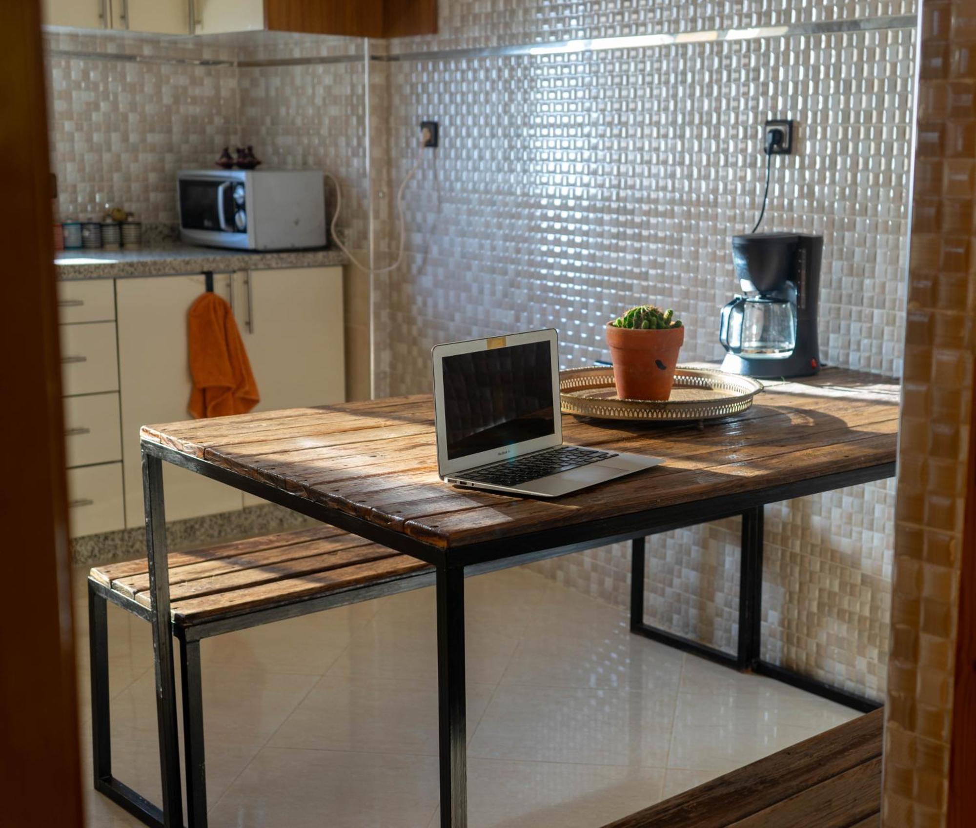 Monkey'S Guest House - Ocean View Rooms & Apartment With Rooftop Tamraght Exterior foto