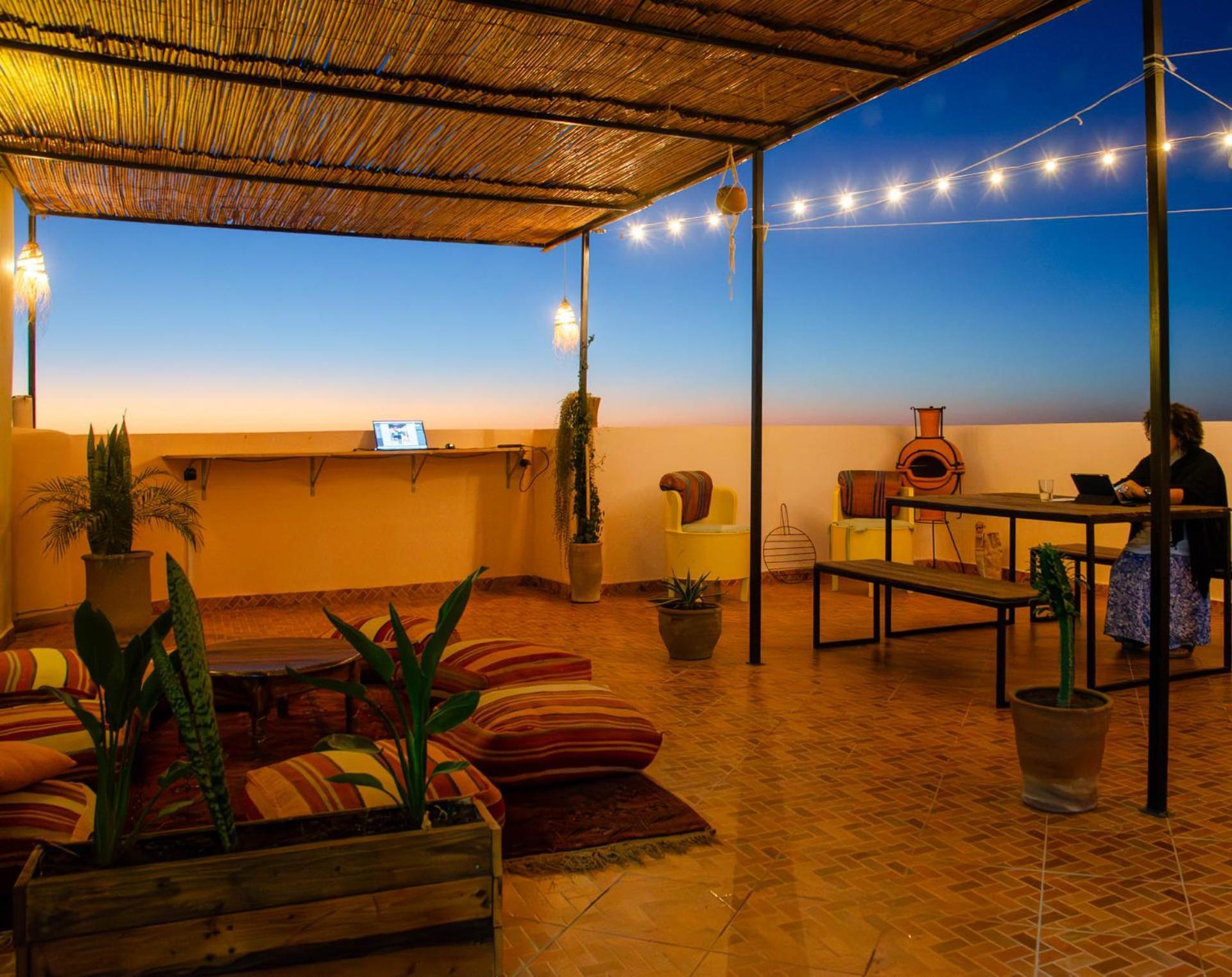 Monkey'S Guest House - Ocean View Rooms & Apartment With Rooftop Tamraght Exterior foto