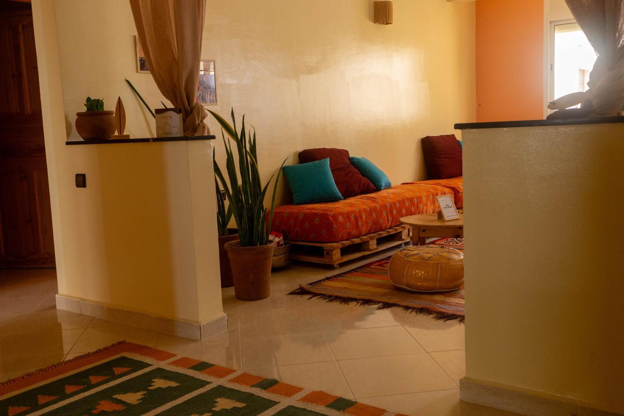 Monkey'S Guest House - Ocean View Rooms & Apartment With Rooftop Tamraght Exterior foto