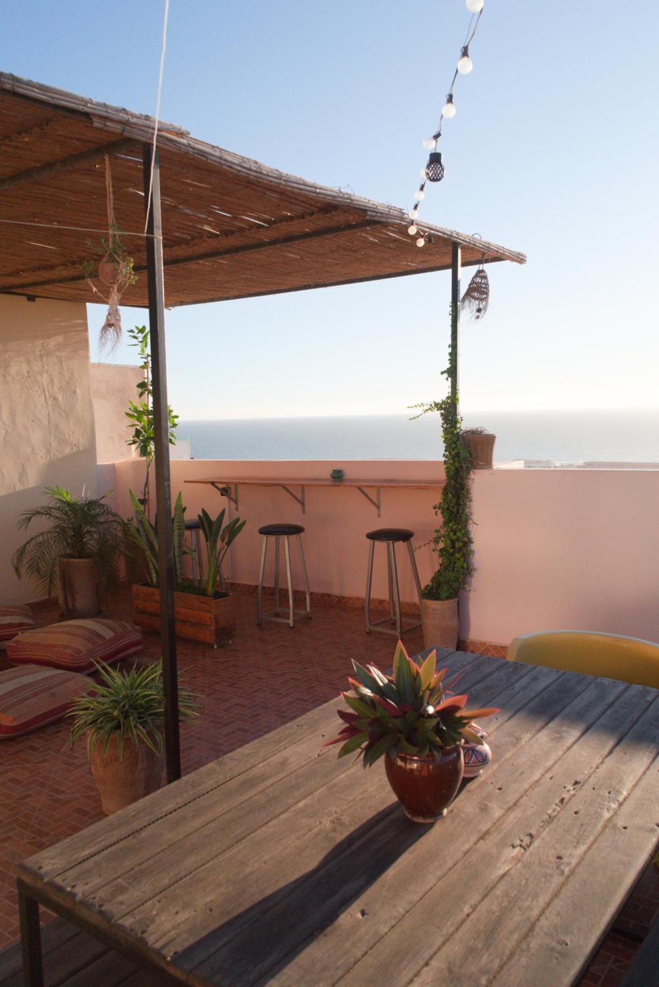 Monkey'S Guest House - Ocean View Rooms & Apartment With Rooftop Tamraght Exterior foto