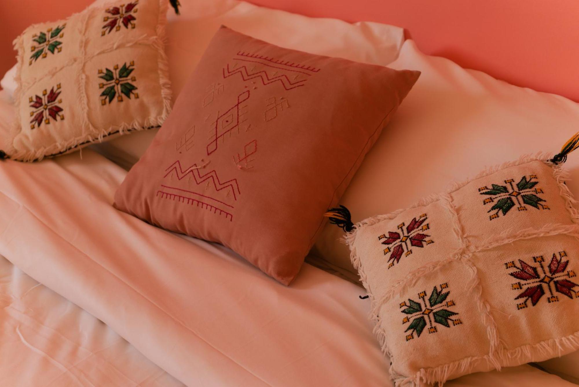 Monkey'S Guest House - Ocean View Rooms & Apartment With Rooftop Tamraght Exterior foto